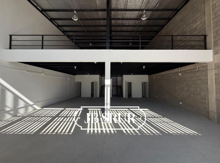 Local comercial · 140m² · 2 Ambientes