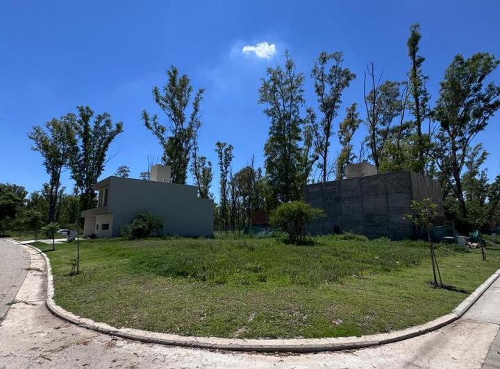 Terreno · 252m²
