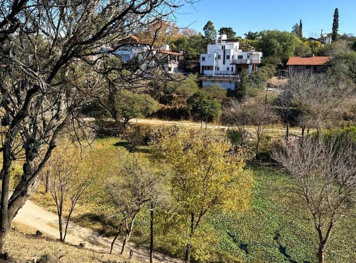 Terreno · 916m²
