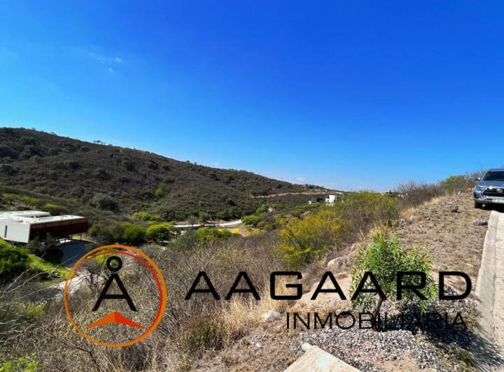 Terreno · 1221m²