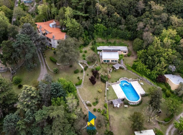 Hotel · 1527m² · 13 Dormitorios