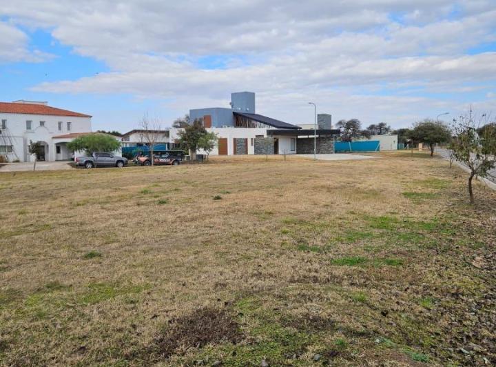 Terreno · 1700m²