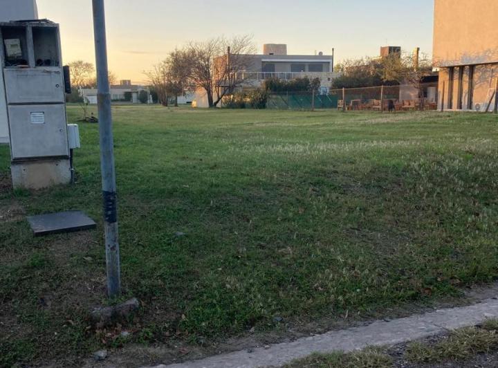 Terreno · 772m²