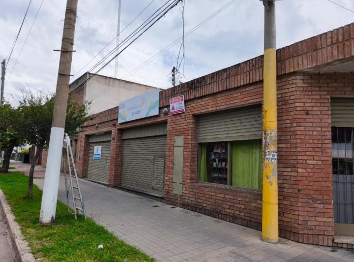 Local comercial · 319m²