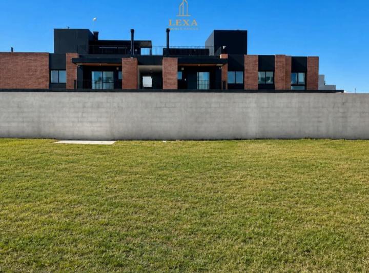 Terreno · 448m²