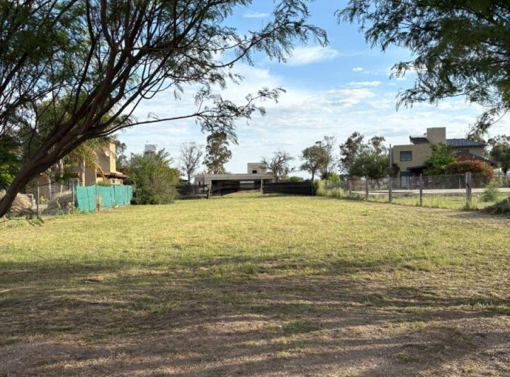 Terreno · 900m²