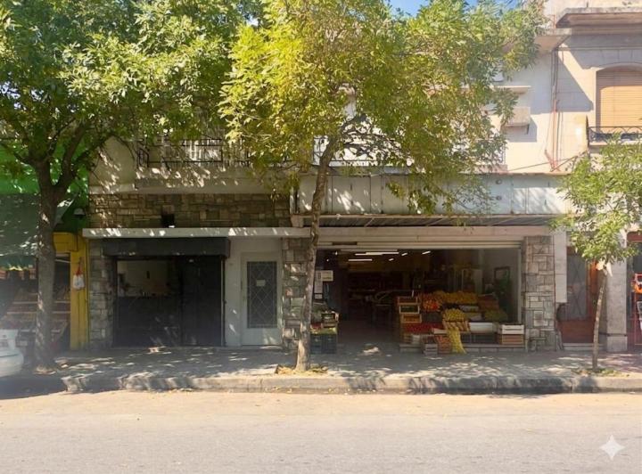 Local comercial · 406m²