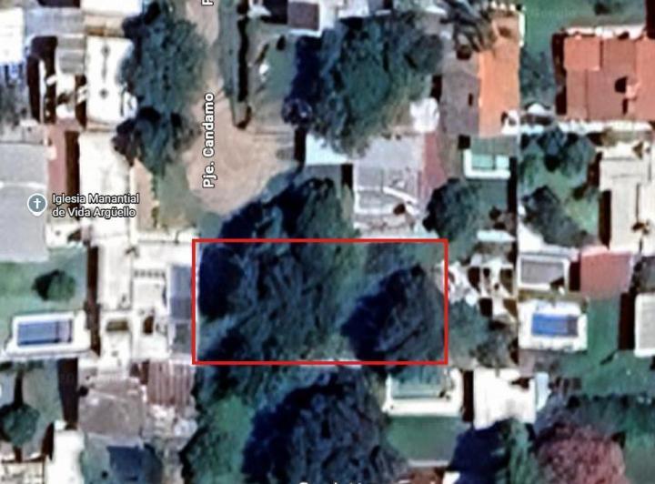 Terreno · 687m²