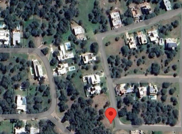 Terreno · 280m² · 8 Ambientes