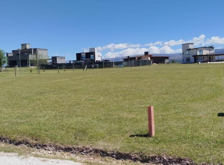 Terreno · 1049m²