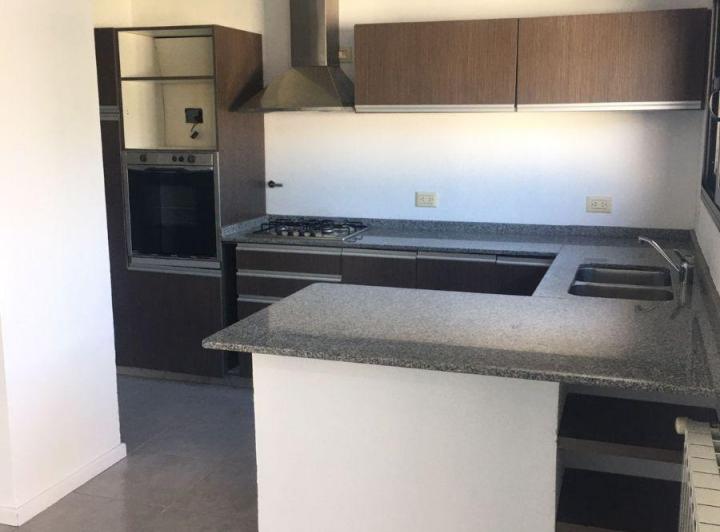 PH · 144m² · 5 Ambientes · 1 Cochera