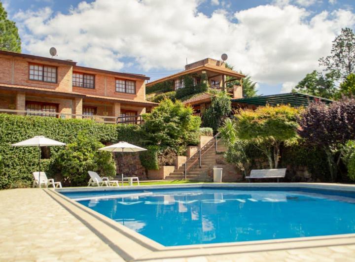 Hotel · 1113m² · 20 Ambientes · 18 Cocheras