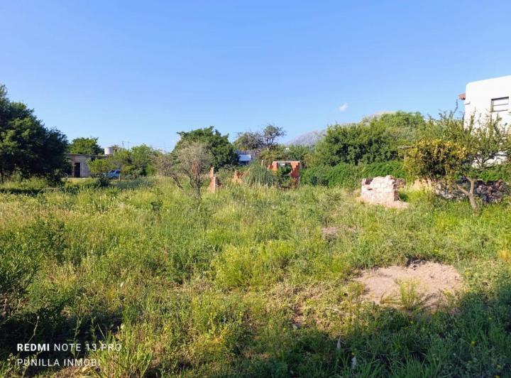 Terreno · 898m²