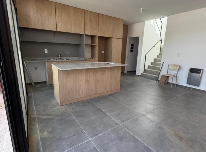 PH · 145m² · 4 Ambientes · 1 Cochera