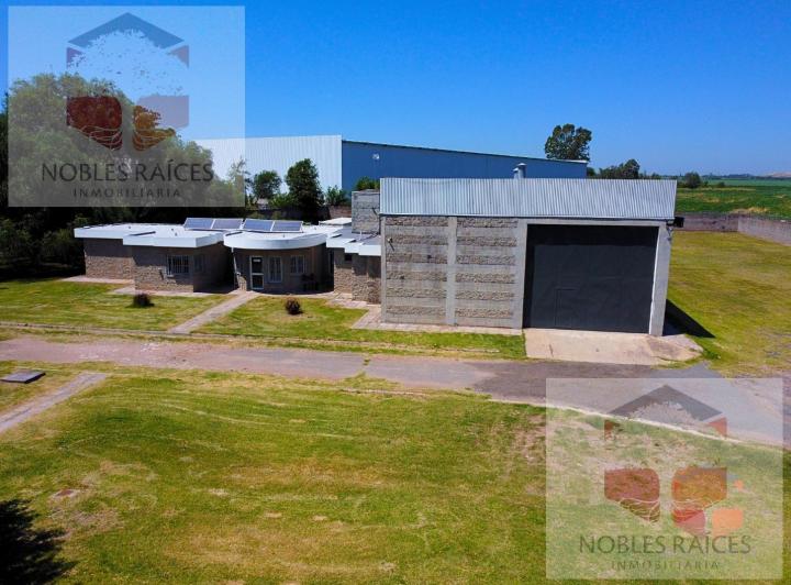 Bodega-Galpón · 576m² · 9 Ambientes · 4 Cocheras