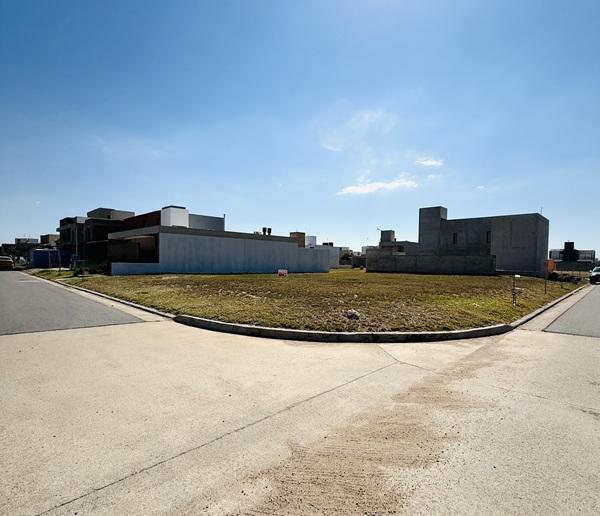 Terreno · 252m²