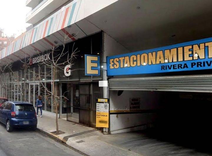 Garage · 1300m² · 118 Cocheras