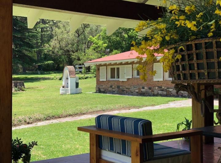 Hotel · 1500m² · 11 Dormitorios · 6 Cocheras