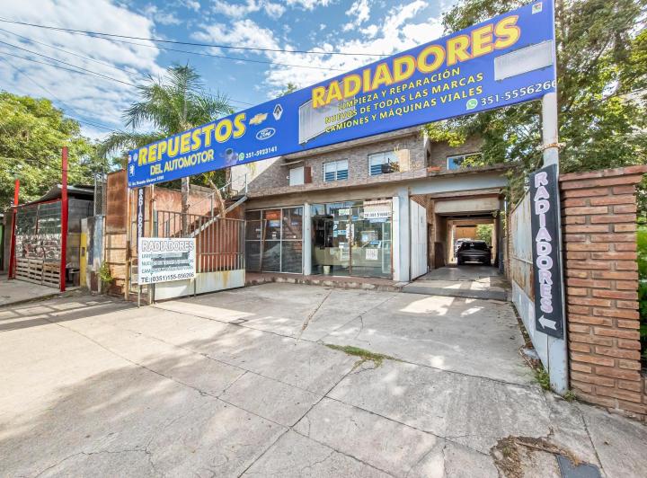 Bodega-Galpón · 320m² · 3 Ambientes · 2 Cocheras