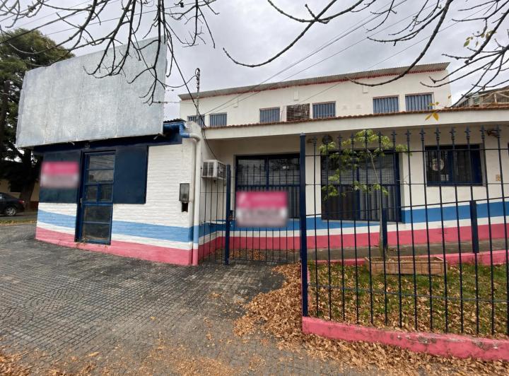 Local comercial · 240m² · 12 Ambientes · 10 Cocheras