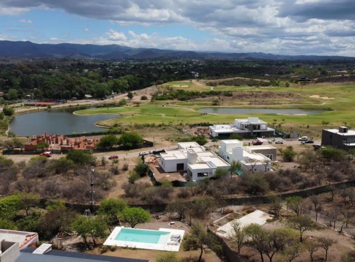 Terreno · 1631m²