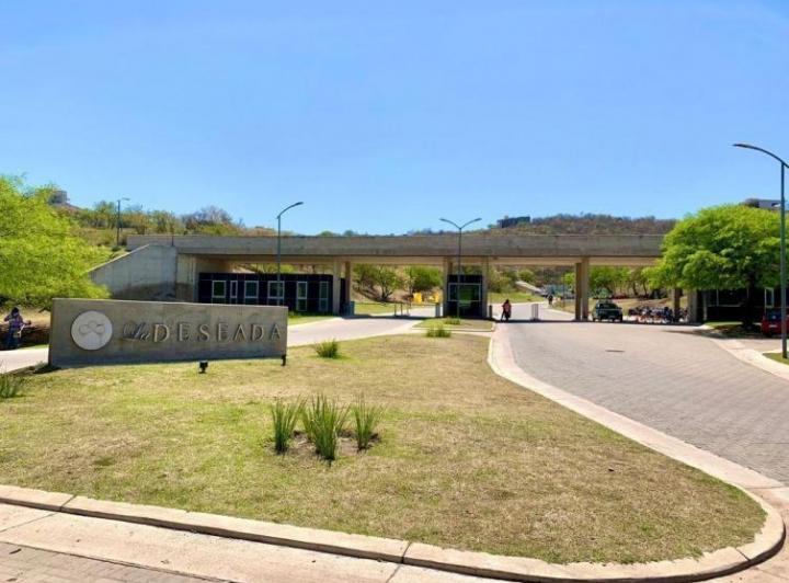Terreno · 827m²