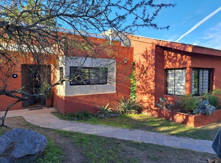 Casa · 143m² · 3 Ambientes · 2 Cocheras