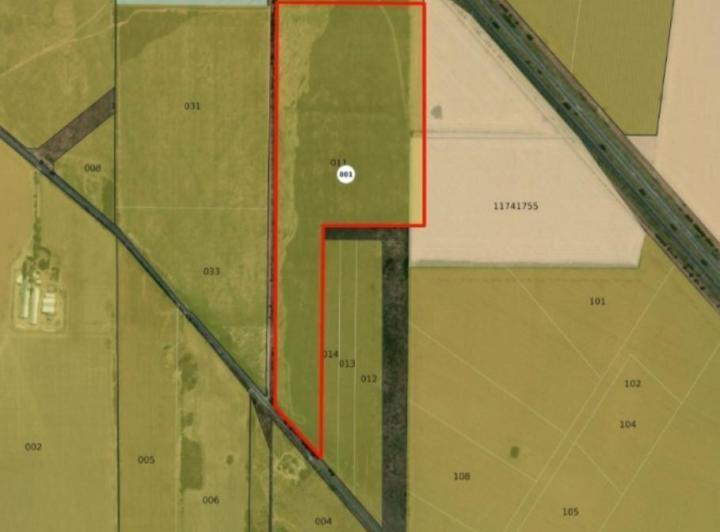 Terreno · 240000m²