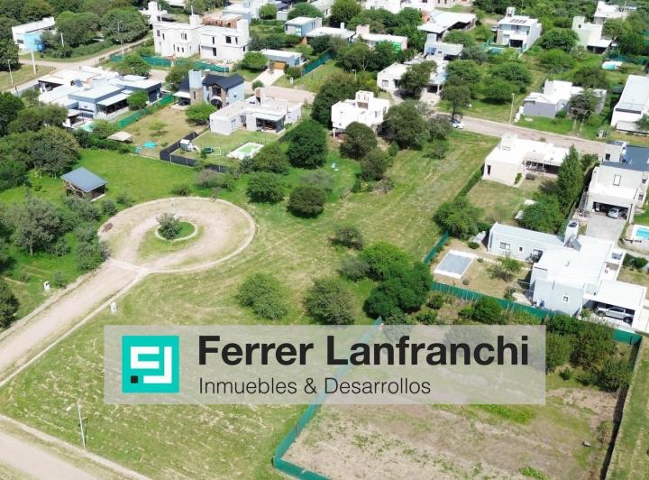 Terreno · 930m² · 1 Ambiente