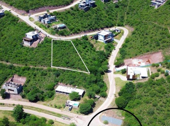 Terreno · 1265m²