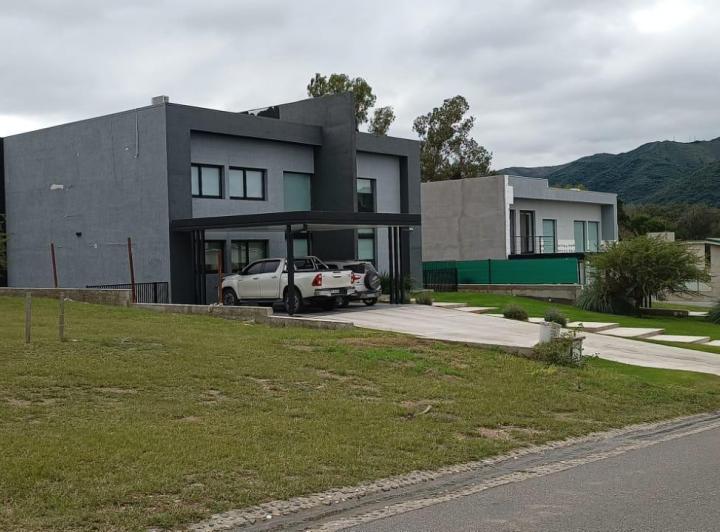 Terreno · 1232m²