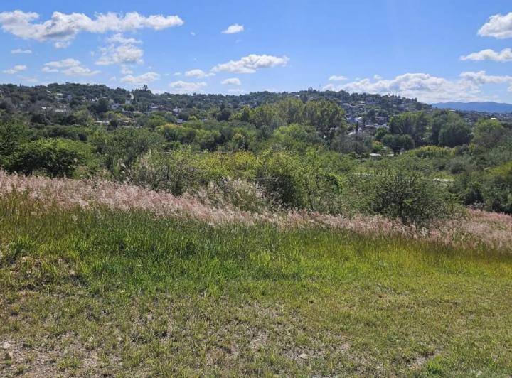 Terreno · 819m²