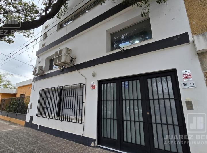 Oficina comercial · 250m² · 7 Ambientes · 1 Cochera