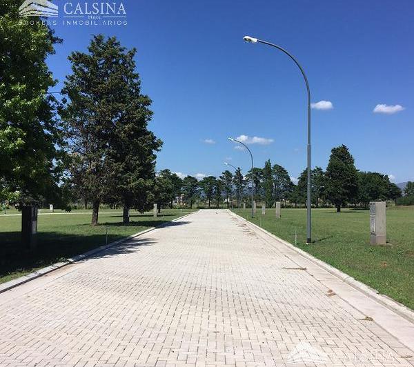 Terreno · 693m²