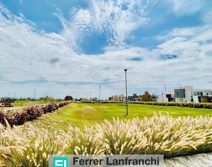 Terreno · 300m²