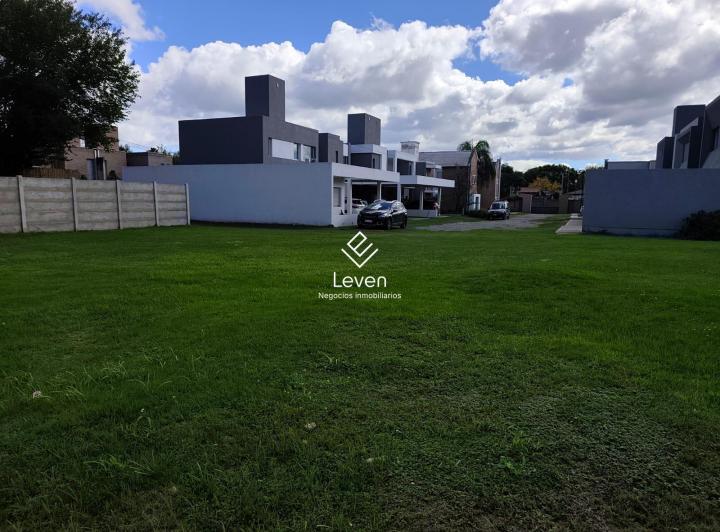 Terreno · 206m²