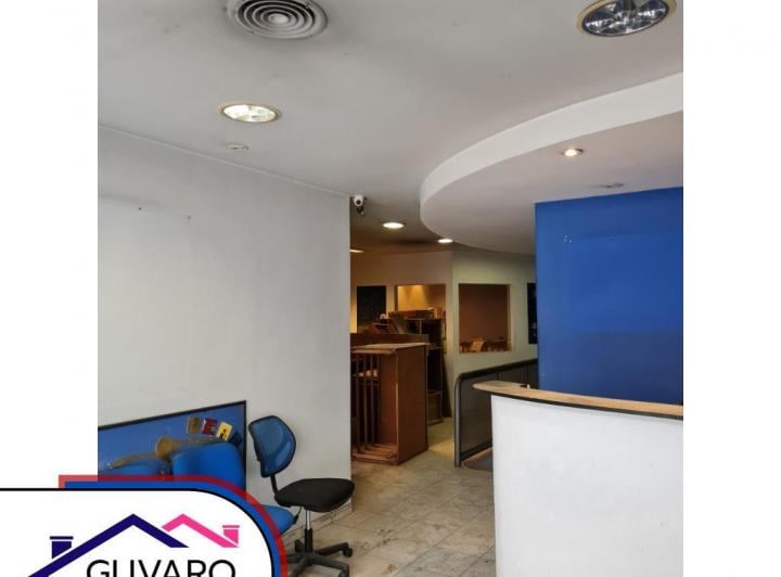 Local comercial · 226m² · 10 Ambientes · 1 Cochera