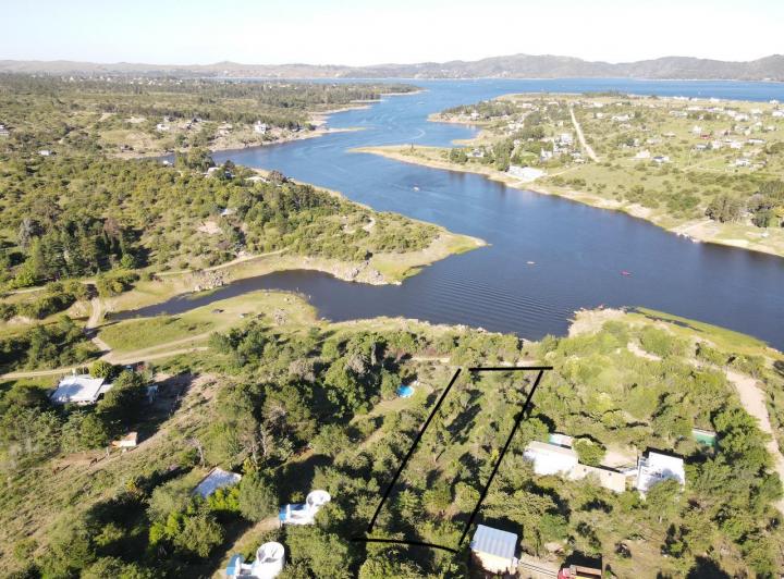 Terreno · 2300m²