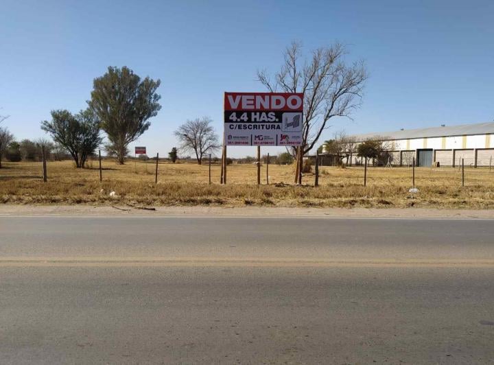 Terreno · 44000m²