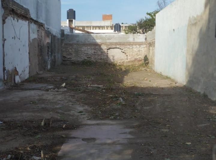 Terreno · 182m²