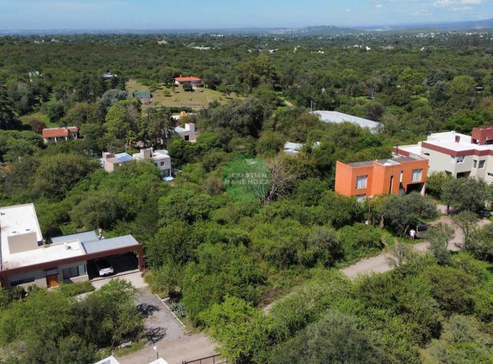 Terreno · 1631m²