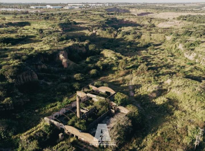 Terreno · 48000m² · 1 Cochera