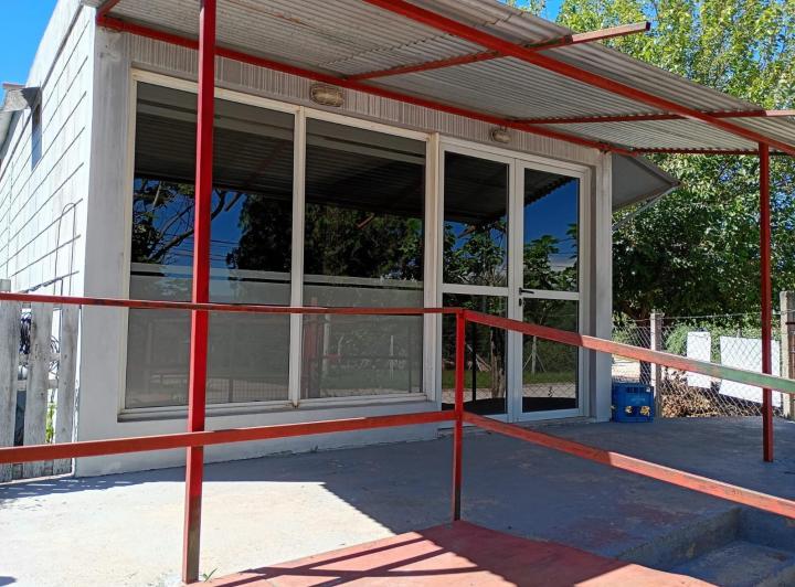 Local comercial · 216m² · 8 Ambientes · 1 Cochera