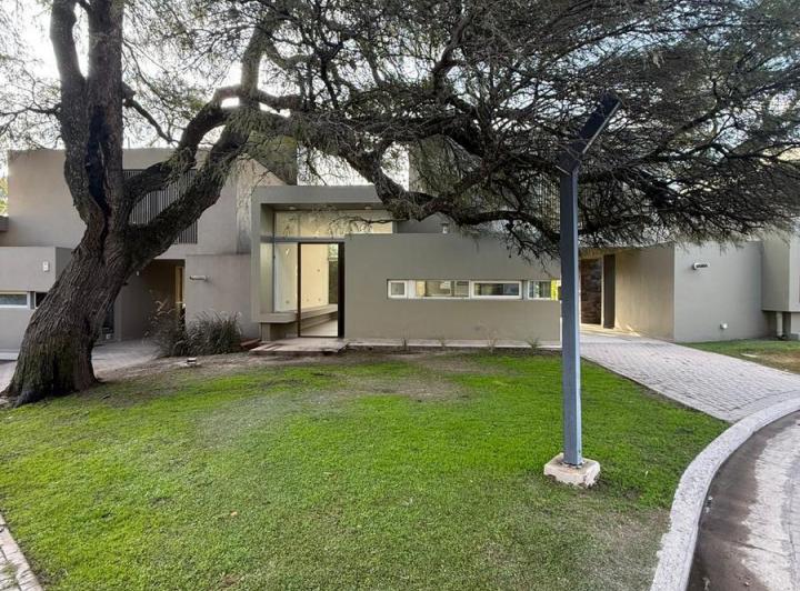 PH · 550m² · 3 Ambientes · 1 Cochera