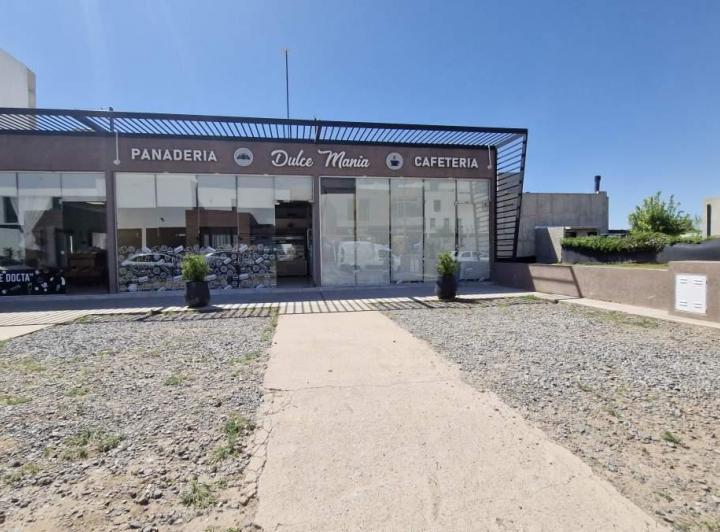 Local comercial · 165m² · 3 Ambientes