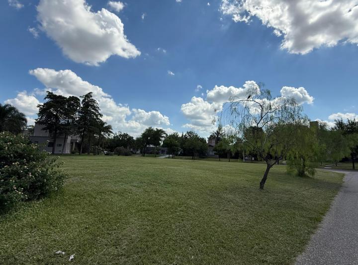 Terreno · 1050m²