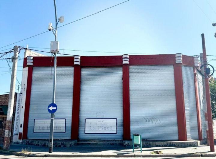 Local comercial · 219m²