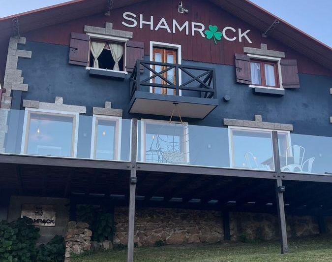 Local comercial · 350m² · 6 Ambientes · 2 Cocheras