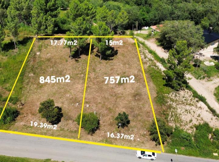 Terreno · 757m²