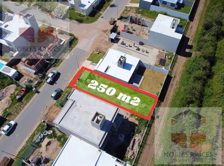 Terreno · 250m²